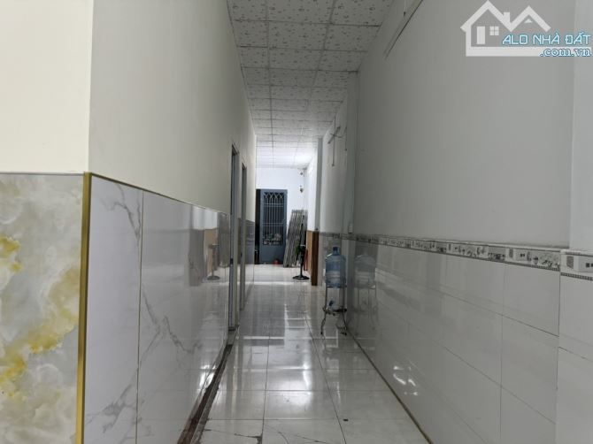 XE HƠI NGỦ TRONG NHÀ- VỊ TRÍ SÁT MT NGUYỄN ẢNH THỦ - TÂN CHÁNH HIỆP - 2