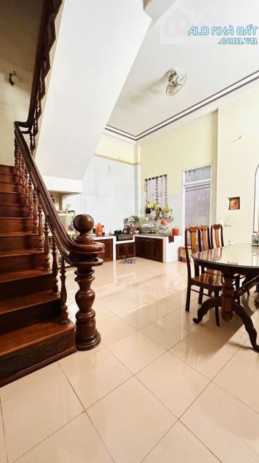 Nhà 2 lầu  MT Nguyễn Biểu khu Metro Kinh doanh tốt (6x20m.TC 100%) - 2