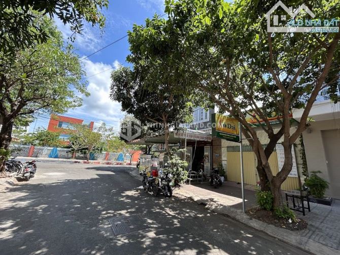 BÁN NHÀ VỊ TRÍ ĐẸP, NGAY TRƯỜNG HỌC KHU ĐÔ THỊ CHÍ LINH, 105M2, GIÁ 8.6 TỶ - 2