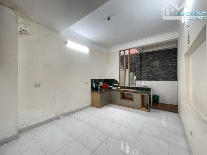 BÁN GẤP NHÀ KINH DOANH-SÁT NGỌC THUỴ-NGỌC LÂM-70M2-5 TẦNG-CHỈ 13,99 TỶ SẦM UẤT - 2