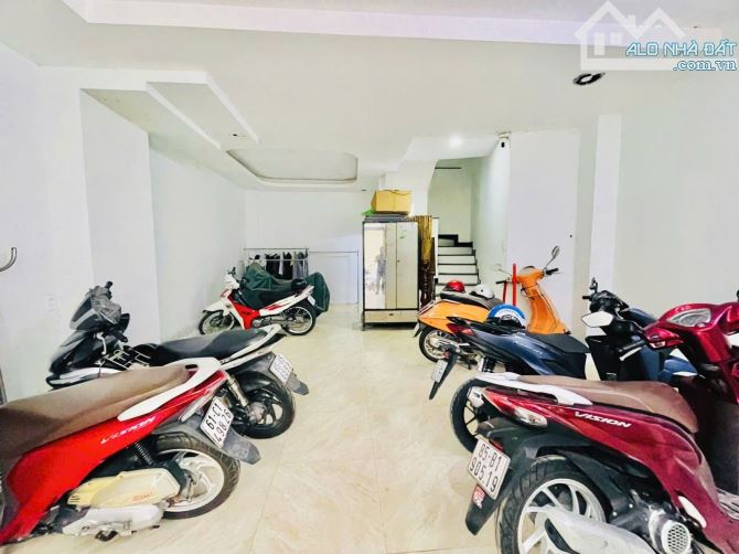 GẦN SÂN BAY TÂN SÂN NHẤT - 10 CHDV CAO CẤP - HẺM Ô TÔ - 60TR/THÁNG - CHỈ 7.X TỶ - 2