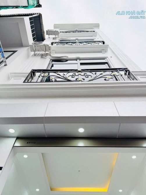 CẦN BÁN GẤP NHÀ ĐẸP PHỐ ĐẶNG VŨ HỶ – 30M2 – 5 TẦNG – MẶT TIỀN 3.9M – GIÁ 5.4 TỶ - 2