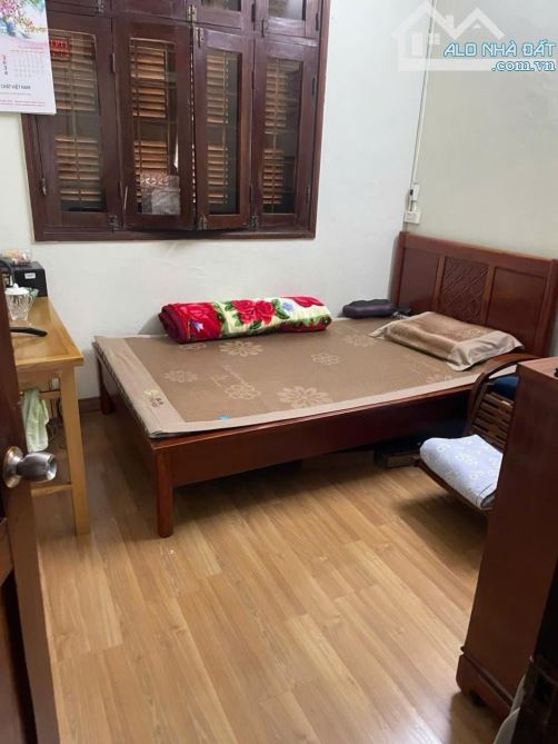BÁN GẤP NHÀ PHÂN LÔ NGUYỄN SƠN 7 CHỖ-45M2-4 TẦNG-DÂN XÂY-GẦN ĐƯỜNG 40M-CHỈ 10,6 TỶ - 2