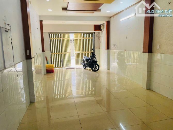 CHÁY HẾT NẤC ! NHÀ BÁN ĐƯỜNG SỐ 28 P10 Q6 (4X18) HDT 18 TRIỆU/ THÁNG. GIÁ BÁN CHỈ 11,8 TỶ - 2