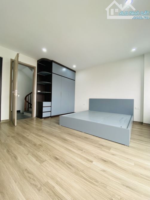 BÁN NHÀ PHỐ THẠCH BÀN – 6 TẦNG MỚI – Ô TÔ VÀO TẬN NHÀ – FULL NỘI THẤT MÀ GIÁ CHỈ 6 TỶ 9 - 2