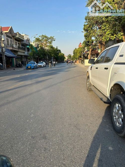 Bán nhà mặt đường Trần Nhân Tông hướng Đông Nam giá ngọt lịm - 2