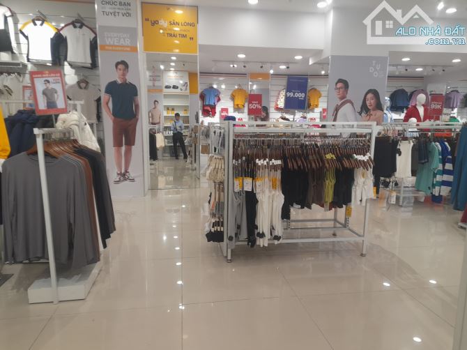 Giá đầu tư - mặt tiền 15m - MP Xuân Thuỷ 380m - lô góc 2 mặt thoáng Vỉa hè KD - Giá 130 ỷ - 3