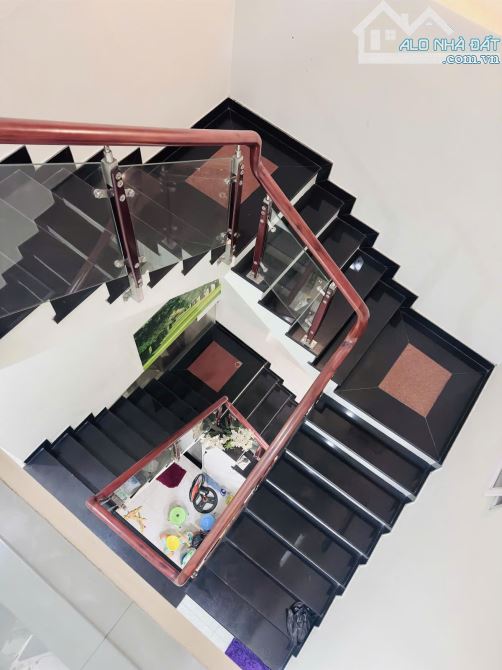 GẤP BÁN! Chỉ 5.75 TỶ TL! 92M², 2Tầng/4PN, HẺM XE HƠI, Thống Nhất Gò Vấp! - 3