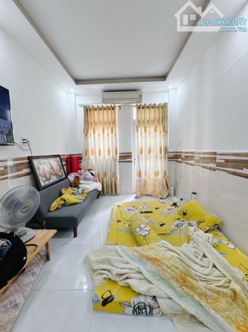 NHÀ 3 TẦNG HOÀNG DIỆU QUẬN 4- ĐƯỜNG 6M Ô TÔ TRONG- kẾ CẦU ÔNG LÃNH- SH- HC- 7.89T TL - 3