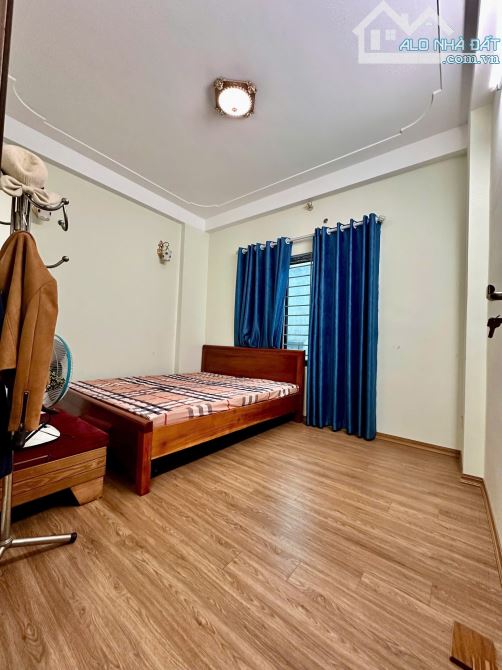 Bán nhà phố Ngọc Trục quận Nam Từ Liêm nhà đẹp gần ô tô dt 40m 5t mt 3,8m giá 5,2 tỷ - 3
