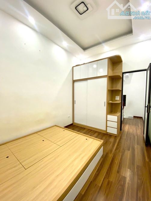 Bán nhà riêng ngõ 87 Tam Trinh, Gần Minh Khai - 22m2 x 4 Tầng - Sổ riêng - Không quy hoạch - 3