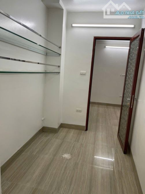 BÁN CĂN HỘ TẬP THỂ TẦNG 1 - THÀNH CÔNG - NGUYÊN HỒNG - DIỆN TÍCH 130M2 - MẶT TIỀN 7M - 3