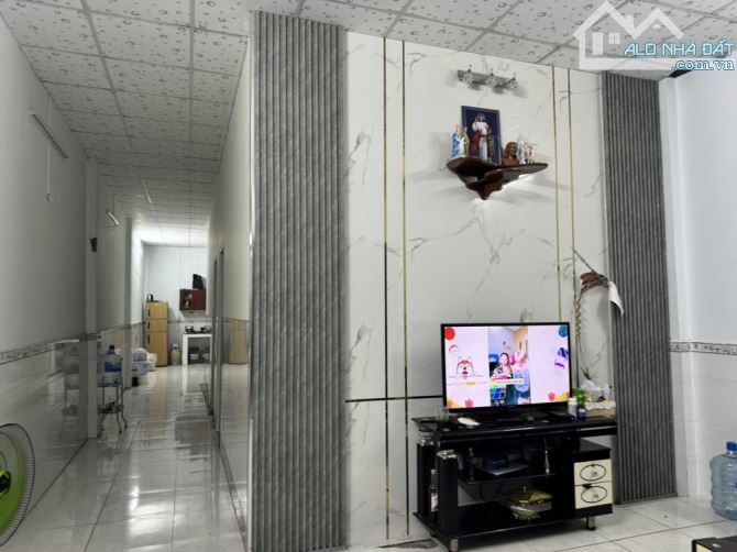 XE HƠI NGỦ TRONG NHÀ- VỊ TRÍ SÁT MT NGUYỄN ẢNH THỦ - TÂN CHÁNH HIỆP - 3