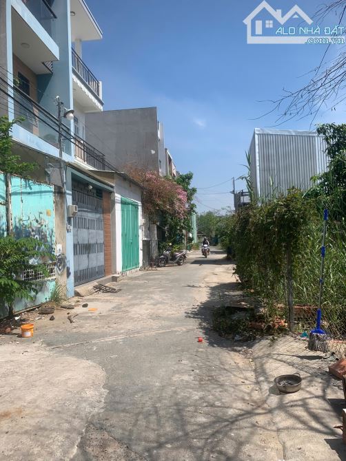 Bán nhà 1 trệt 2 lầu gần chợ Long Trường Quận 9 giá 4,4 tỷ - 3