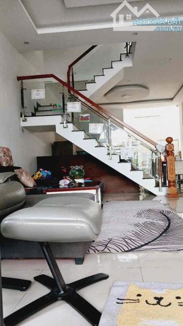 BÁN NHÀ 3 TẦNG MẶT PHỐ NAM VIỆT Á - GIÁ CHỈ 7.1 TỶ - 3