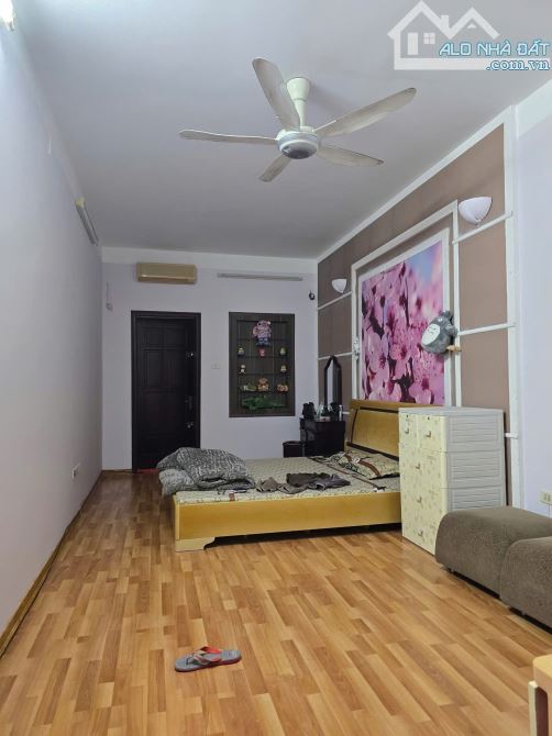 Bán nhà Yên Lạc 63m2, 4T oto qua nhà, ngõ thông, gần phố, 2 thoáng. Giá 12.8 tỷ có TL