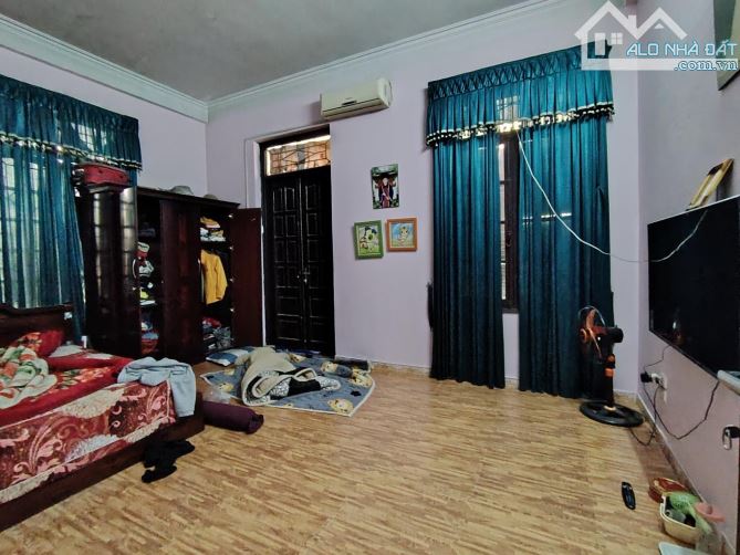 BÁN ĐẤT TẶNG NGAY NHÀ PHỐ LÕI SÁT MẶT PHỐ NGUYỄN VĂN CỪ-95M2-4 TẦNG-11,68 TỶ - 3