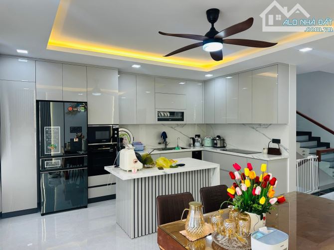 NHÀ 4 TẦNG KHU ĐÔ THỊ ECO - ĐẦY ĐỦ NỘI THẤT, DT; 6X20M, H: ĐÔNG NAM, GIÁ: - 3