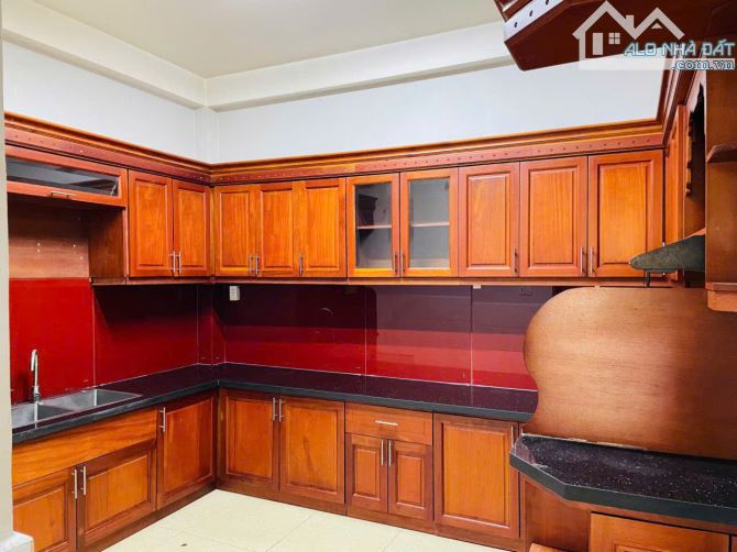 CHÁY HẾT NẤC ! NHÀ BÁN ĐƯỜNG SỐ 28 P10 Q6 (4X18) HDT 18 TRIỆU/ THÁNG. GIÁ BÁN CHỈ 11,8 TỶ - 3