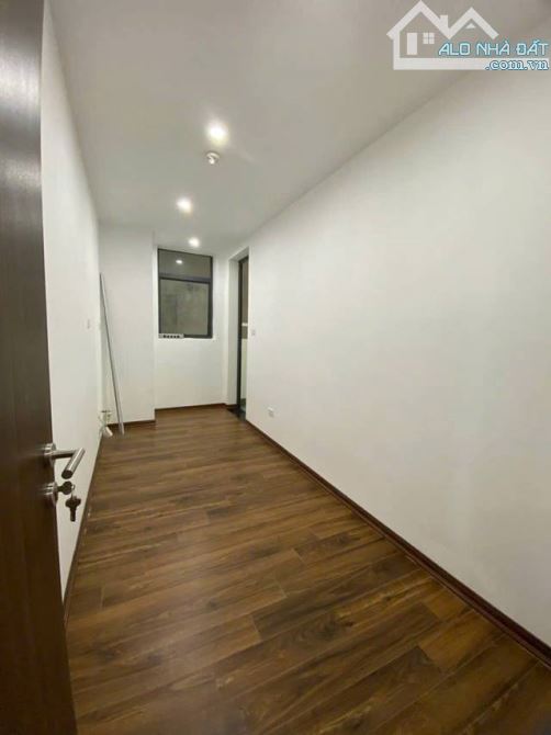 Bán căn hộ 3 ngủ, 2wc, tầng thấp phố Hoàng Quốc Việt, Quận Bắc Từ Liêm diện tích 97m2 - 3