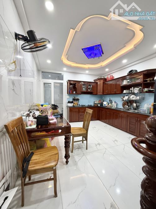 NHÀ LÔ LIỀN KỀ TẠ QUANG BỬU P5 QUẬN 8 - Ô TÔ NGỦ TRONG NHÀ - GẦN 60M2 - 3