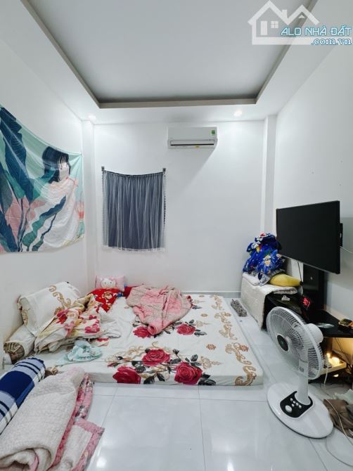 NHÀ 3 TẦNG HOÀNG DIỆU QUẬN 4- ĐƯỜNG 6M Ô TÔ TRONG- kẾ CẦU ÔNG LÃNH- SH- HC- 7.89T TL - 4