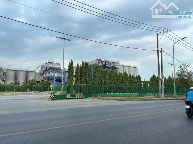 CẦN BÁN KHÁCH SẠN 8 TẦNG 10x26 - MẶT TIỀN HIỆP THÀNH - LÊ VĂN KHƯƠNG - 350 TRIỆU/THÁNG - 4