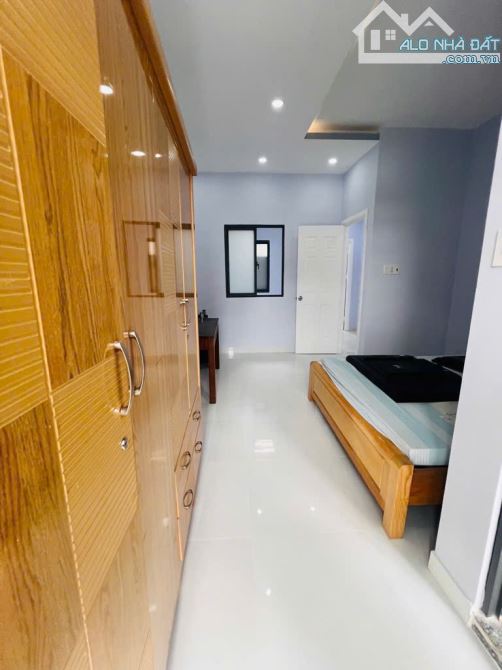 Nhà mới, 2 tầng, 2 phòng ngủ, hẻm xe hơi Huỳnh Tấn Phát gần cầu Phú Mỹ, 4.3 x 16 - 4