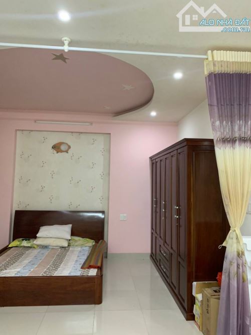 Cần Bán Nhà 1 Trệt 3 Lầu Mặt Tiền Đường Nguyễn Thị Minh Khai 128m2(7.5x16.21m) Giá: 17.8Tỷ - 4