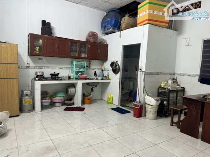 XE HƠI NGỦ TRONG NHÀ- VỊ TRÍ SÁT MT NGUYỄN ẢNH THỦ - TÂN CHÁNH HIỆP - 4