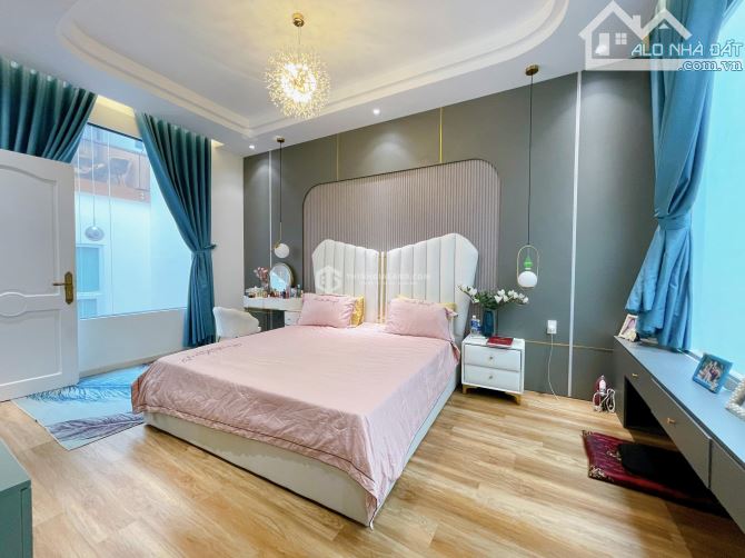 BÁN NHÀ ĐẸP LUNG LINH, HƯỚNG ĐÔNG NAM, GẦN BIỂN, 139m2 NGANG 6m, SỔ HỒNG _GIÁ TỐT 11.5 TỶ - 4