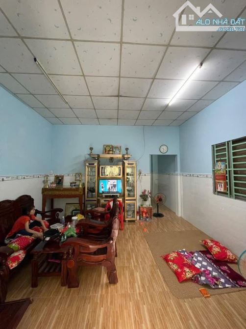 Cần bán gấp căn nhà ở Đ . Tân Xuân 6 , Hóc Môn 60m2 SHR giá 900 triệu - 4