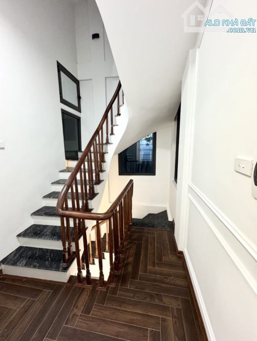 BÁN NHÀ NGỌC HÀ - GẦN PHỐ - GẦN Ô TÔ - 38M2 - 5 TẦNG - 4M MẶT TIỀN - 9 TỶ - LÔ GÓC - 4