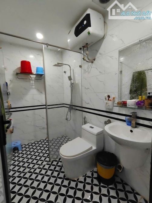 Bán nhà Giáp Nhị, Hoàng Mai - 30m 5 tầng - Hơn 5 tỷ - 5