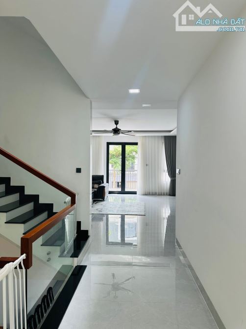 NHÀ 4 TẦNG KHU ĐÔ THỊ ECO - ĐẦY ĐỦ NỘI THẤT, DT; 6X20M, H: ĐÔNG NAM, GIÁ: - 5