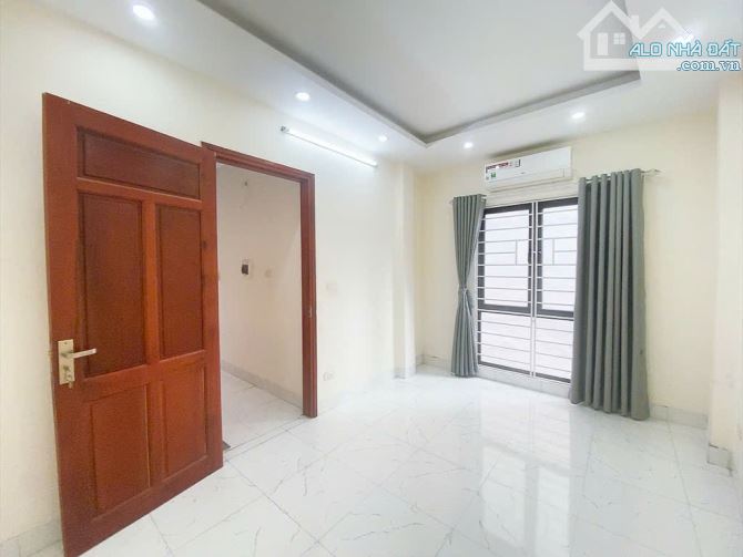 LÔ GÓC MẶT NGÕ THÔNG NHÀ 5 TẦNG VÂN NỘI PHÚ LƯƠNG GIÁ CHỈ HƠN 5 TỶ XÍU - 5