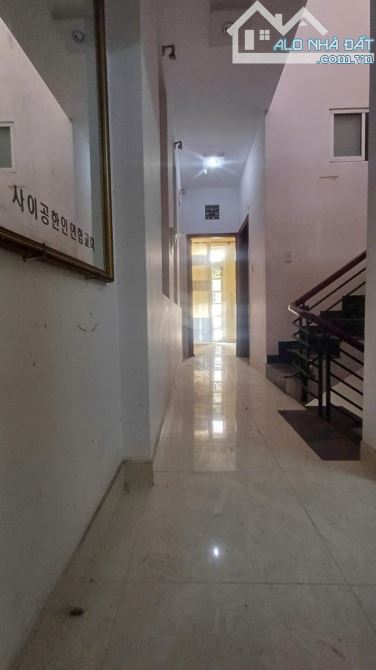 6 TỶ, CỘNG HÒA, PHAN VĂN SỬU - NGAY GA T3- SÂN BAY- ĐƯỜNG 6M, 3 TÂNG, 44M2, - 5