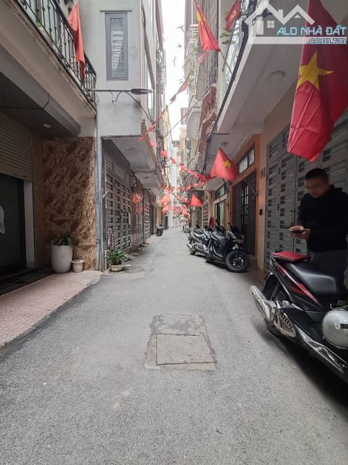 BÁN NHÀ PHỐ NGUYỄN NGỌC NẠI-THANH XUÂN- Ô TÔ VÀO NHÀ- THANG MÁY- 40M2 , 7 TẦNG, MT 3,7M