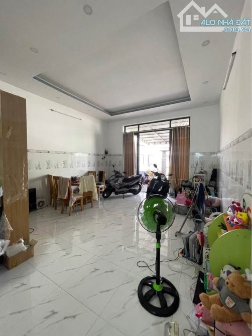 Bể nợ ! Cần Bán gấp căn nhà Măt tiền  ở xã Trung Lập Thượng , Củ Chi 120m2 SHR giá 820tr - 6