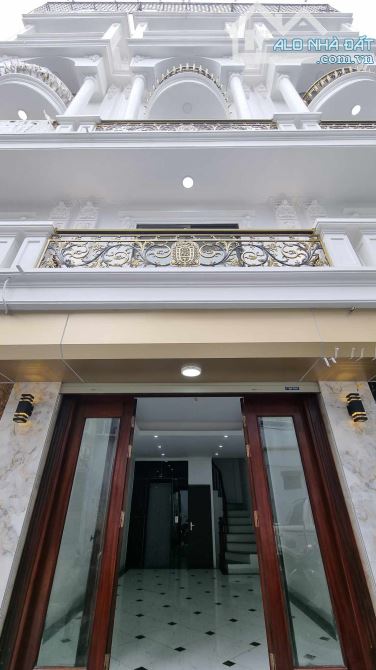 Bán nhà Phú Thượng, phía đường 40m, 48m2 MT 4.2m 7 tầng thang máy, Ô tô vào nhà, 10,2 tỷ - 6
