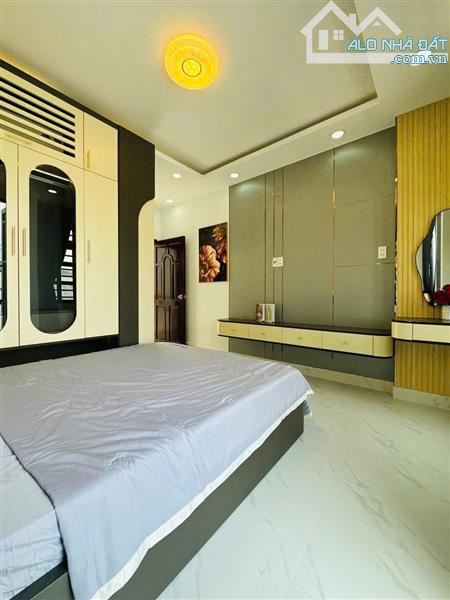 SIÊU PHẨM KHU PHÂN LÔ ĐỒNG BỘ NGUYỄN VĂN QUÁ Q12 ,50M 4 TẦNG ,HẺM XE TẢI TRÁNH CHỈ HƠN 6 T - 6