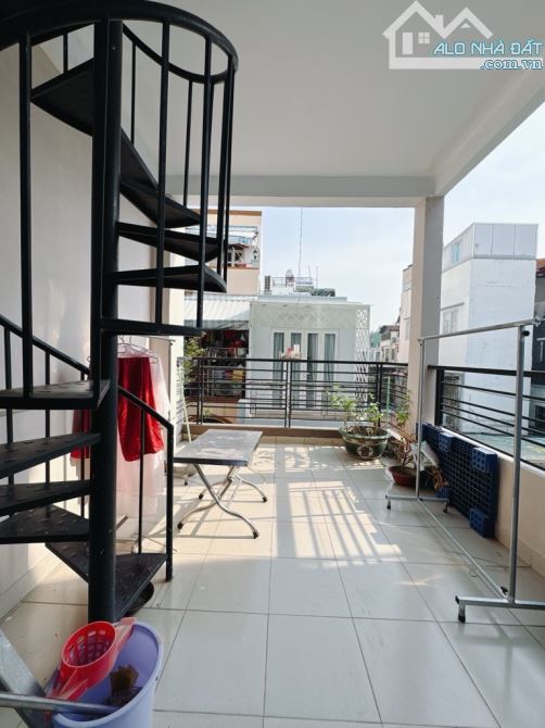 NHÀ 3 TẦNG HOÀNG DIỆU QUẬN 4- ĐƯỜNG 6M Ô TÔ TRONG- kẾ CẦU ÔNG LÃNH- SH- HC- 7.89T TL - 7