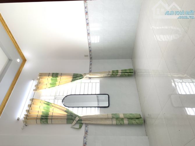 NHÀ LẦU GÓC 2 MẶT TIỀN - GIÁP Đ.SỐ 1 KHU CÁN BỘ ĐHCT - HẺM 11 NGUYỄN VĂN LINH - 7