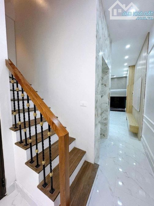 BÁN NHÀ PHỐ TỨ LIÊN, TÂY HỒ, 1 NHÀ RA MẶT PHỐ, THANG MÁY, DT 80M2* 5 TẦNG* GIÁ 15.5 TỶ - 7