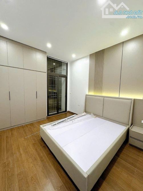 BÁN NHÀ PHỐ TỨ LIÊN, TÂY HỒ, 1 NHÀ RA MẶT PHỐ, THANG MÁY, DT 80M2* 5 TẦNG* GIÁ 15.5 TỶ - 8