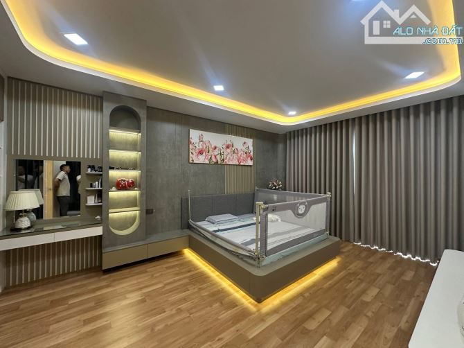 NHÀ 4 TẦNG KHU ĐÔ THỊ ECO - ĐẦY ĐỦ NỘI THẤT, DT; 6X20M, H: ĐÔNG NAM, GIÁ: - 9