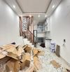 Bán NR : Vĩnh Hưng, HM:30m2,5 Tầng, chỉ 5.65 Tỷ, 3 bước ra ô tô