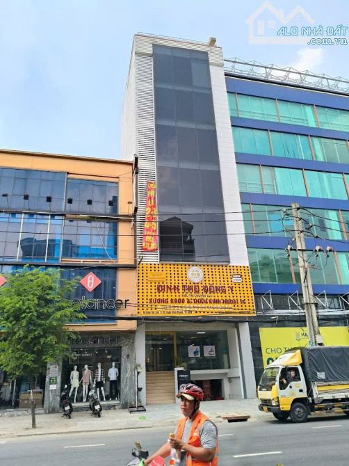 Bán tòa nhà văn phòng 2MT Đinh Bộ Lĩnh, P. 26, Bình Thạnh - 7x11M, Hầm 8 Tầng, 32 Tỷ !