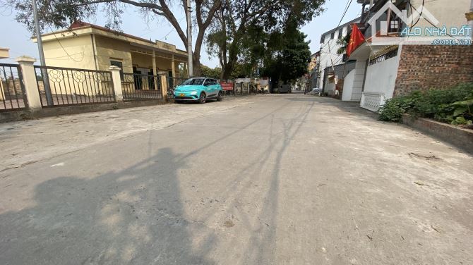 Hiếm - Vân Nội - Ngõ thông - ô tô vào đất - 100m ra chợ đầu mối - 1