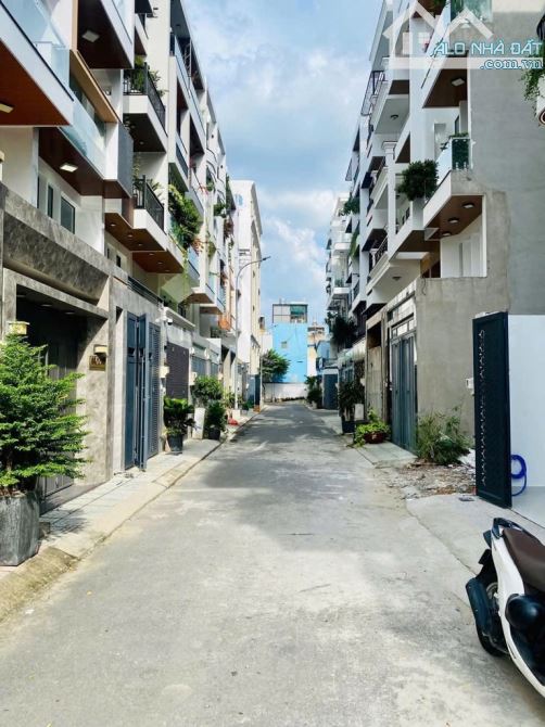 Bán nhà P15 Tân Bình, Trường Chinh, nhà mới keng, 4x18m, 4 tầng, ô tô quay đầu, 7.x tỷ